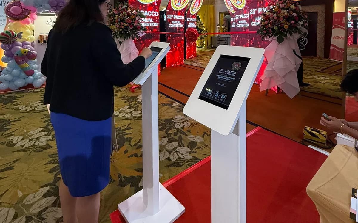Expo Booth Strategy: Standing Out and Capturing Leads